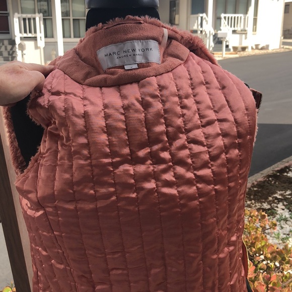 NWT Marc New York “Andrew Marc” Fluffy Soft Vest size Small - Picture 17 of 17